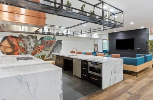 LoDo Hotel | Stylish 1BR w/Kitchen | Outdoor Pool | Gaming Area | Fire Pit | BBQ Area