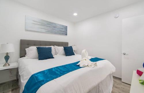 Hollywood Apartment | Stylish 1BR Walk to the Beach 1