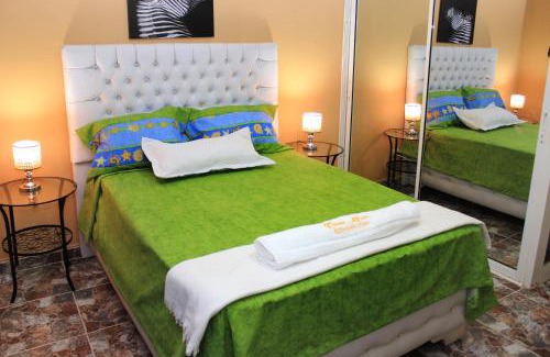 Villas Ana Maria House | Stylish 1r-1b Apt Near The Beach And Main Street