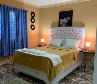 Villas Ana Maria House | Stylish 1r-1b Apt Near The Beach And Main Street