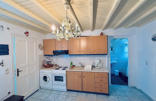 Ornos Apartment | Stylish 2 Bd Escape Apt at Ornos Beach