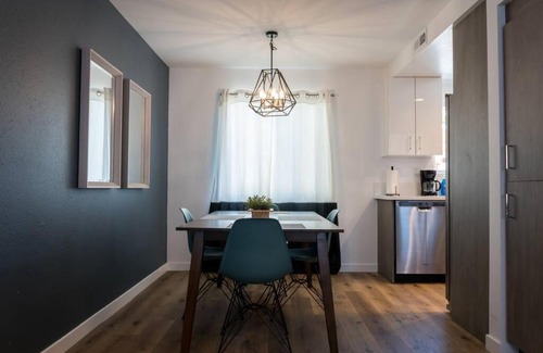 Inglewood Apartment | Stylish 2 bed 1 and half Bath Apartment near Sofi Stadium, LAX, Forum