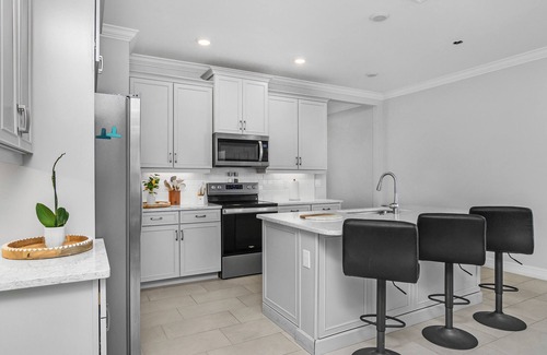 Bonita Springs House | Stylish 2-bedroom + Den house in Seasons at Bonita Pickleball Gym Community Pool
