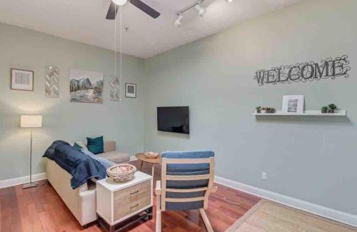 Springfield Apartment | Stylish 2 BR apartment - perfect for relaxing