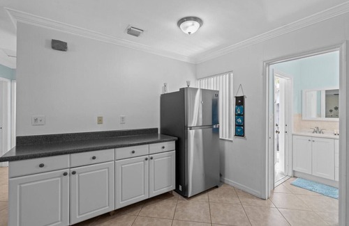 Downtown Fort Lauderdale House | Stylish 2BR Retreat Near Beach and Las Olas -CS51