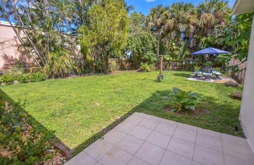 North Palm Beach Apartment | Stylish 2BR 1BA Home with a large backyard