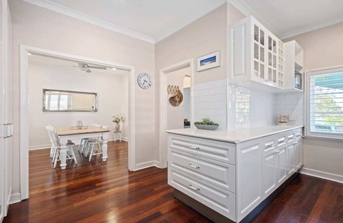 Doubleview House | Stylish 3-Bedroom Home – Near Scarborough Beach