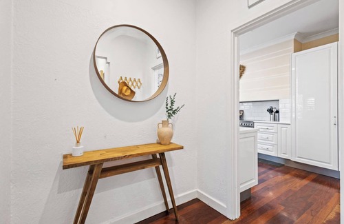 Doubleview House | Stylish 3-Bedroom Home – Near Scarborough Beach