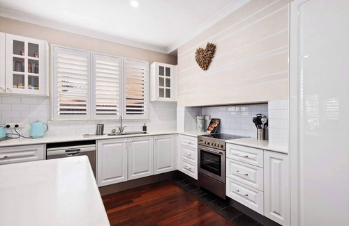 Doubleview House | Stylish 3-Bedroom Home – Near Scarborough Beach