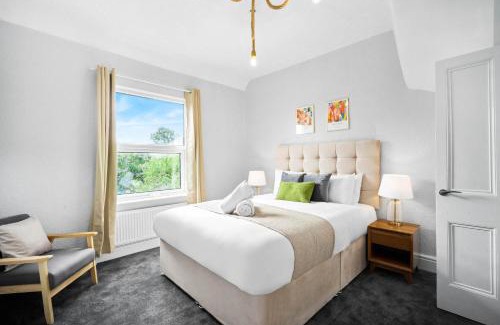 Birmingham House | Stylish 3 Bedroom House - 6 Guests - Garden - Parking - Netflix - Wifi - 17M