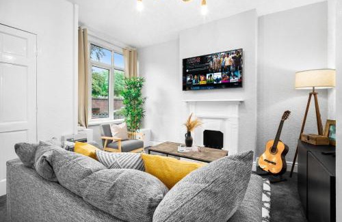 Birmingham House | Stylish 3 Bedroom House - 6 Guests - Garden - Parking - Netflix - Wifi - 17M