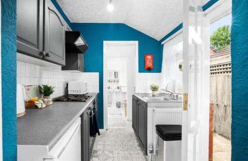 Birmingham House | Stylish 3 Bedroom House - 6 Guests - Garden - Parking - Netflix - Wifi - 17M