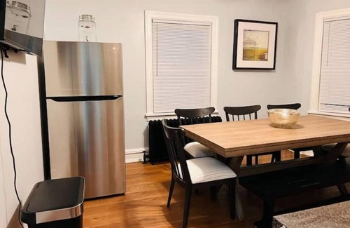 Upper Darby Apartment | Stylish 3 bedroom in Suburbs | Very Walkable Area