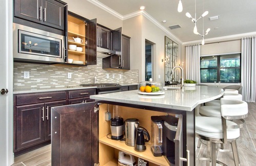 Rural Estates House | Stylish 3bd home with den with a Spa, Heated Pool and Golf!n