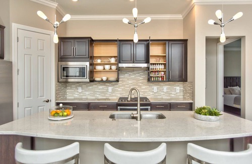 Rural Estates House | Stylish 3bd home with den with a Spa, Heated Pool and Golf!n