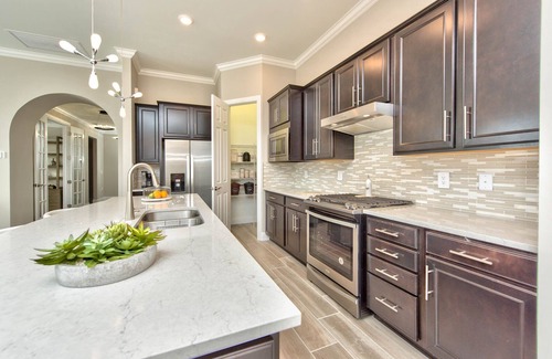 Rural Estates House | Stylish 3bd home with den with a Spa, Heated Pool and Golf!n