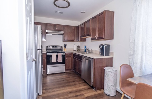 Mosby Apartment | Stylish 3BR Apt, with Yard & Parking - Near RVA's attractions