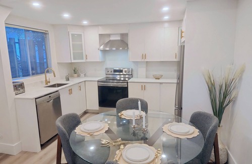 Upper Lonsdale House | Stylish 3BR Home w/Great Access