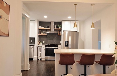 Merriam Park House | Stylish 3BR Retreat on Selby Ave/Walk to Cafés, Near MOA, Airport & Colleges