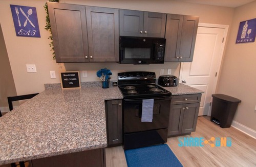 Jacksonville House | Stylish 3BR Stay w/Fast Wi-Fi + Parking
