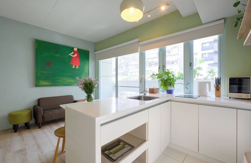 Songshan Apartment | Stylish 3F Studio, Core Taipei, Elevator, AC, 1 unit in a floor, Walk to MRT