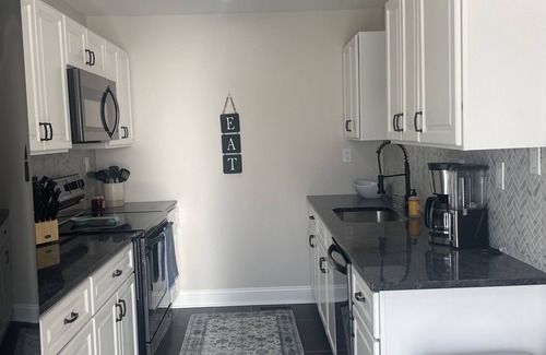 Newark House | Stylish 4 Bedroom Townhouse near UD campus