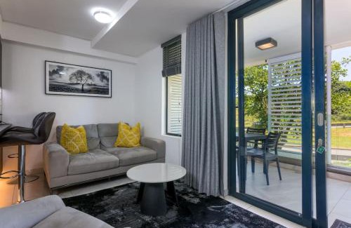 Hillhead Apartment | Stylish and Slick Sibaya E214 with Inverter