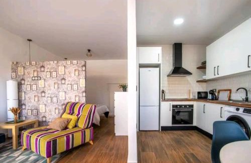 L'Albufereta Apartment | Stylish and Spacious Studio -4 minutes walk to Beach