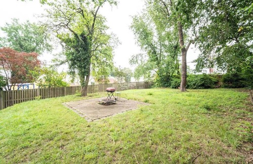 Brookland House | Stylish And Spacious Cozy Retreat Central Location