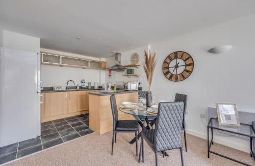 Northampton Apartment | Stylish Apartment in Northampton Town Centre by Yoko Property