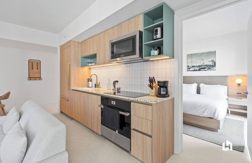 Downtown Miami Apartment | Stylish Apartments with Partial Ocean Views in Downtown