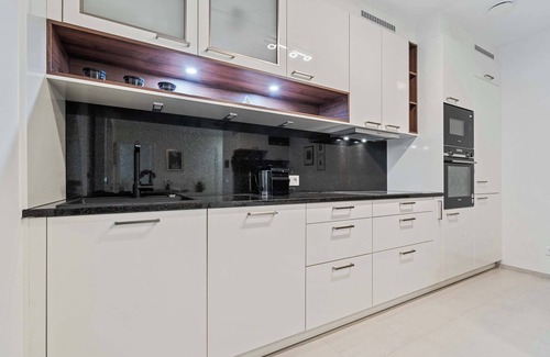 Gasperich Apartment | Stylish Apt with Balcony, WiFi & Free Parking