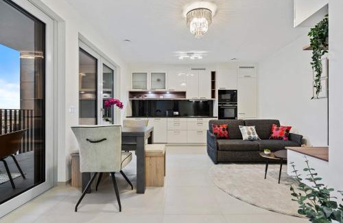 Gasperich Apartment | Stylish Apt with Balcony WiFi & Free Parking