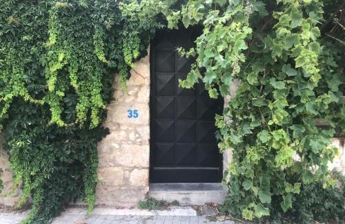 Heraklion House | Stylish Art House Palmeti