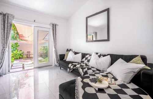 Overtown House | Stylish artistic house, close to Wynwood, Downtown