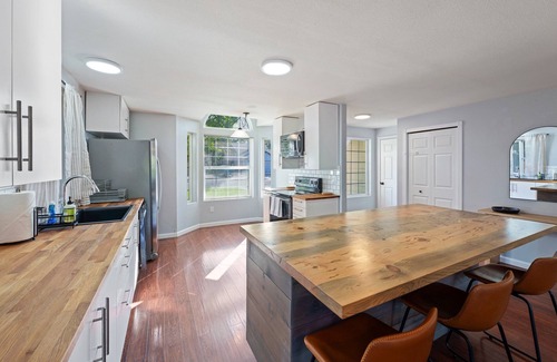 Mountain View House | Stylish Bend Retreat | Hot Tub, Fenced Yard & Garage