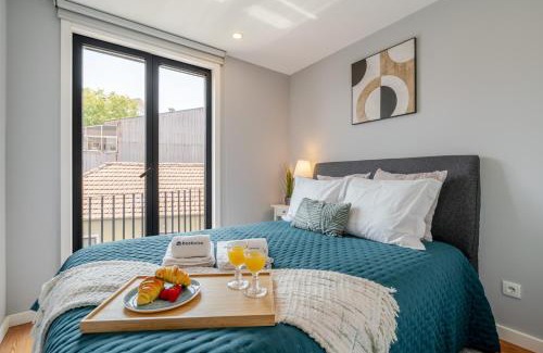 Lordelo do Ouro e Massarelos Apartment | Stylish & Bright Apartment by HostWise