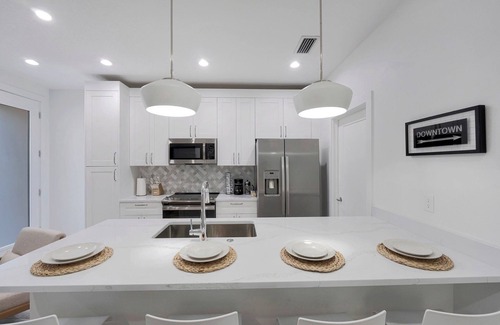 Tampa Heights House | Stylish, Bright & Cozy ~ 4 mins to Downtown Tampa, free Parking