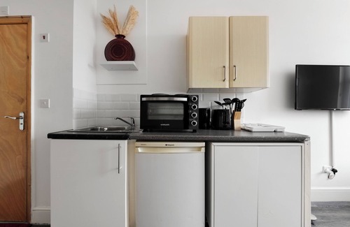 Archway Apartment | Stylish Budget Studio Near Archway Tube
