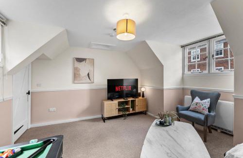 Winchester Apartment | Stylish Central Winchester Abode