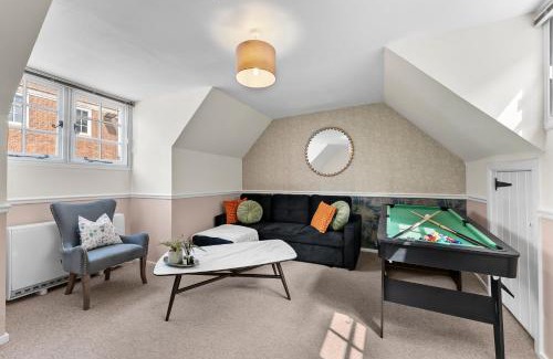 Winchester Apartment | Stylish Central Winchester Abode