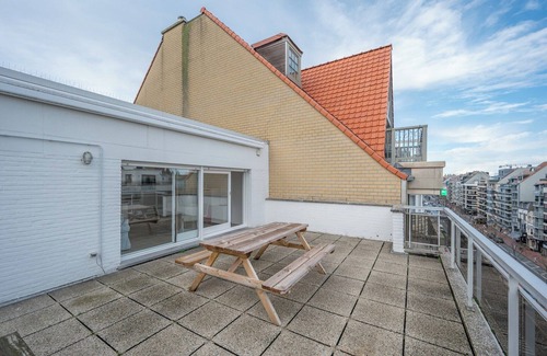 Knokke Apartment | Stylish City-View Retreat
