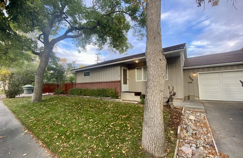 Great Falls House | Stylish Comfort in the Heart of the City"