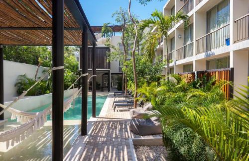 La Veleta Hotel | Stylish Condo for 4 Rooftop & Pool Access
