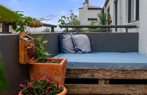 Redfern Apartment | Stylish & Convenient Stay in Central Redfern