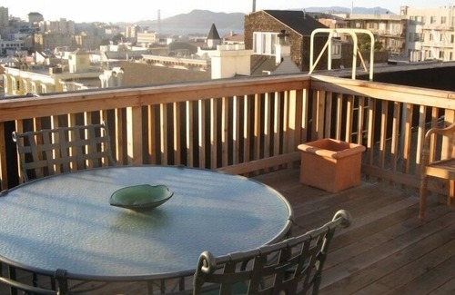 Nob Hill Apartment | Stylish corner 1BR apartment on Nob Hill, great location