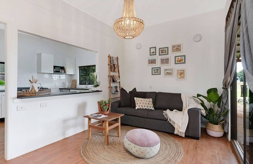 Cudgen House | Stylish cottage with Farm & CO. farm and shop access—ideal for relaxing or exploring.