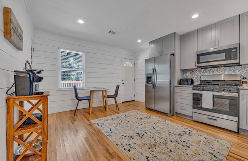 Decatur House | Stylish Duplex Near East Lake Golf Course (Unit A)