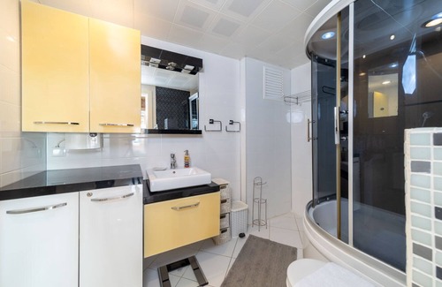 Muratpasa Apartment | Stylish Duplex with Garden and Gazebo in Muratpasa