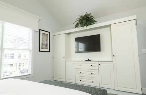 Lackey Resort | Stylish Estate Stay Just Minutes from Museums, Dining & Attractions